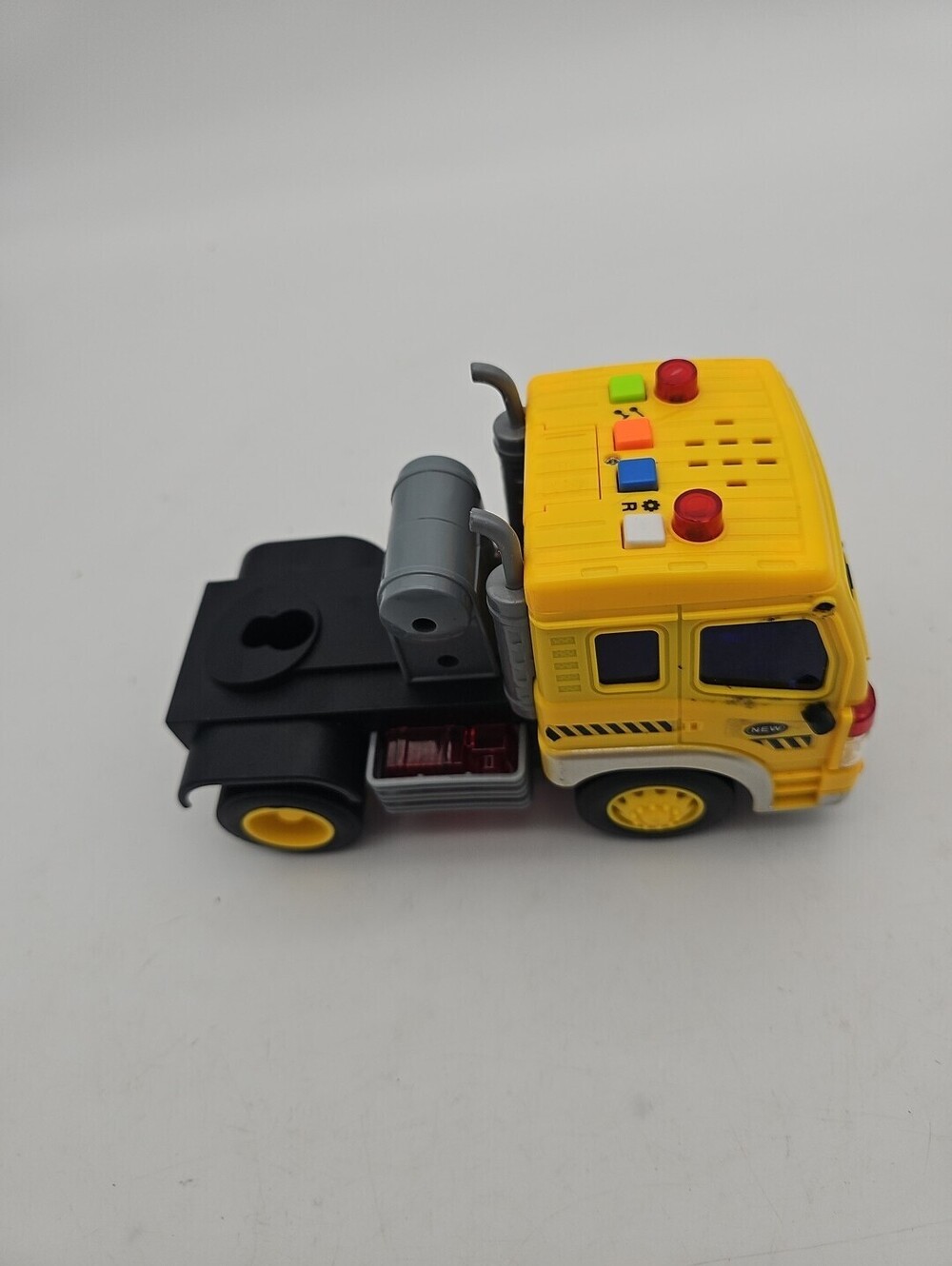Wenyi Trailering Service Truck - Truck Only (Tested and Works)